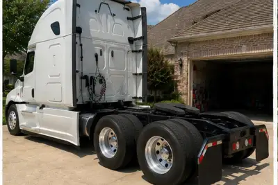 2025 Freightliner Cascadia gallery thumbnail