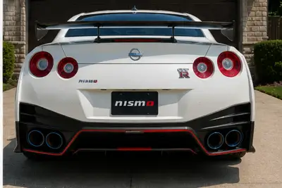 2025 Nissan GT-R gallery thumbnail