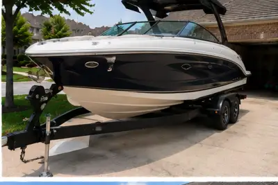 2025 Sea Ray SLX gallery thumbnail