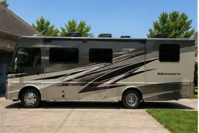 2025 Winnebago Adventurer gallery thumbnail
