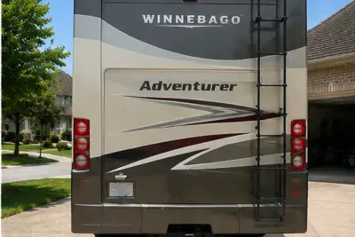2025 Winnebago Adventurer gallery thumbnail