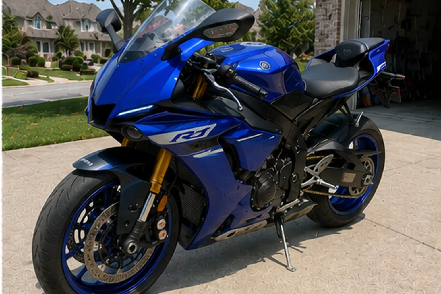 2025 Yamaha YZF-R1 gallery photo